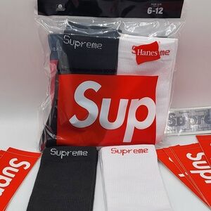 SUPREME SOCKS